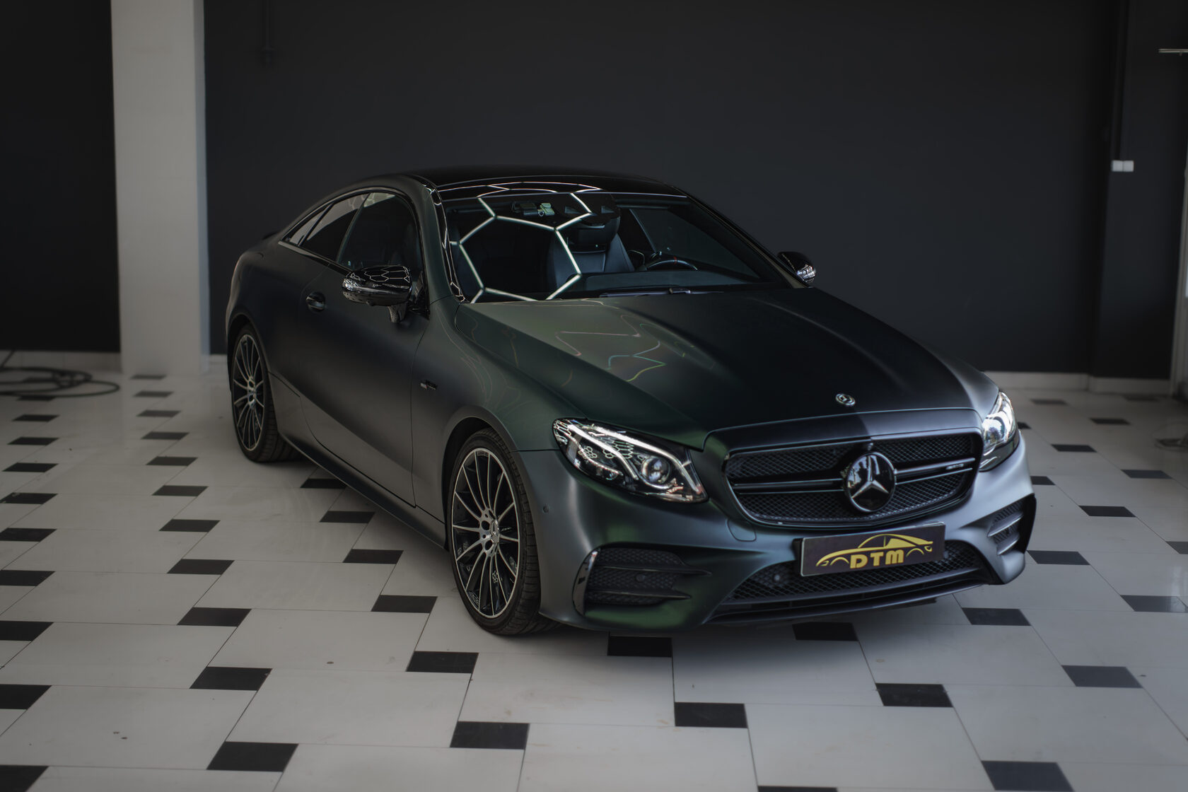 Оклейка плёнкой авто Mercedes