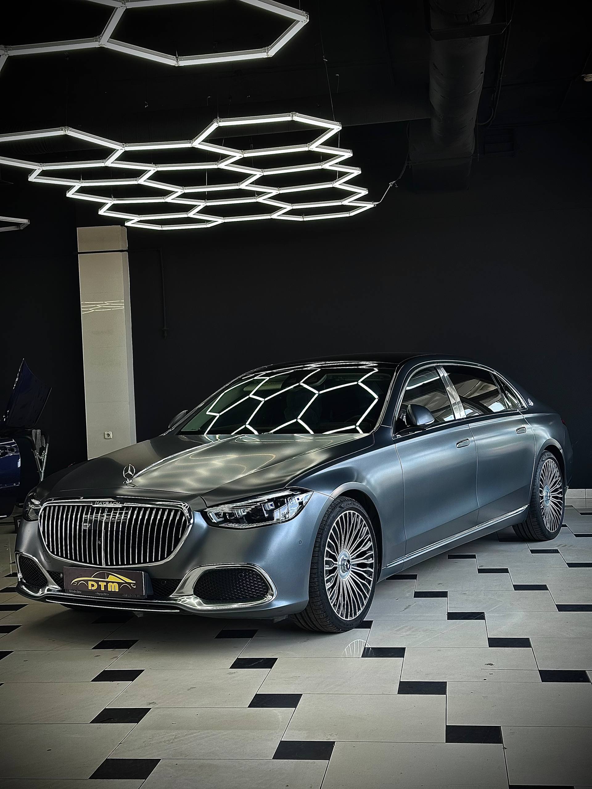 Оклейка плёнкой Mercedes Benz и Maybach
