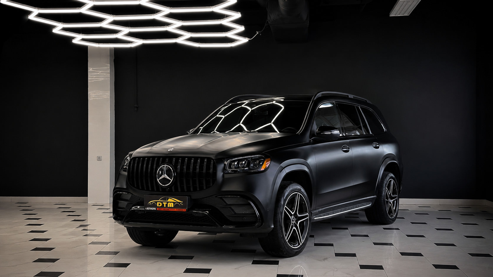 Оклейка антигравийной пленкой Mercedes Benz и Maybach